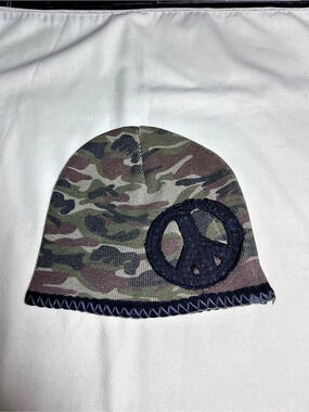 Claire’s Vintage Y2K Camouflage Knit Beanie